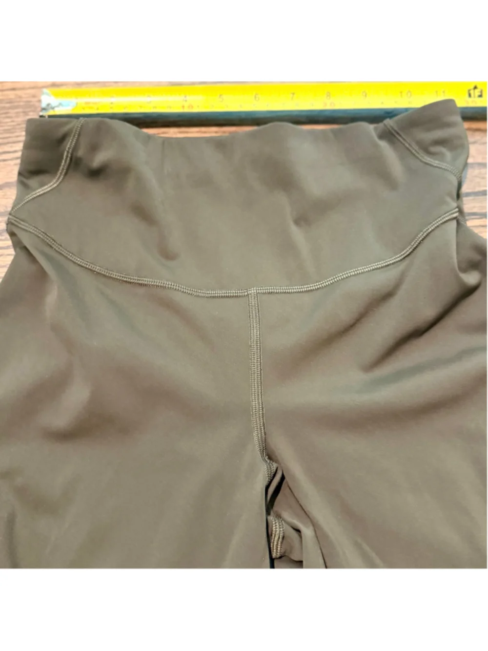 Lululemon Women’s Olive Green Full Length Leggings Sz 6